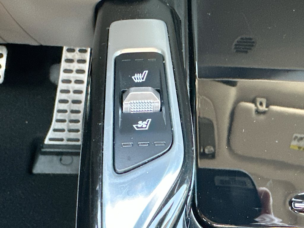 Thumbnail: 2023 Kia Sorento - 17