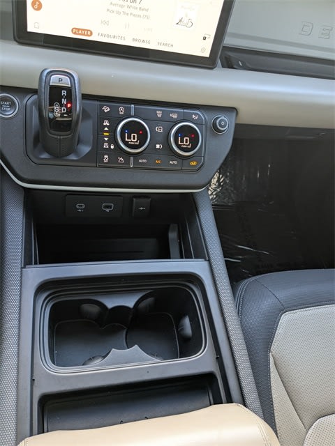 Thumbnail: 2021 Land Rover Defender - 27