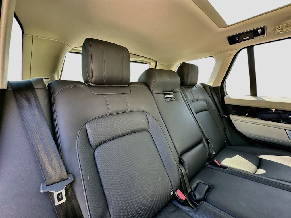 Thumbnail: 2021 Land Rover Range Rover - 32