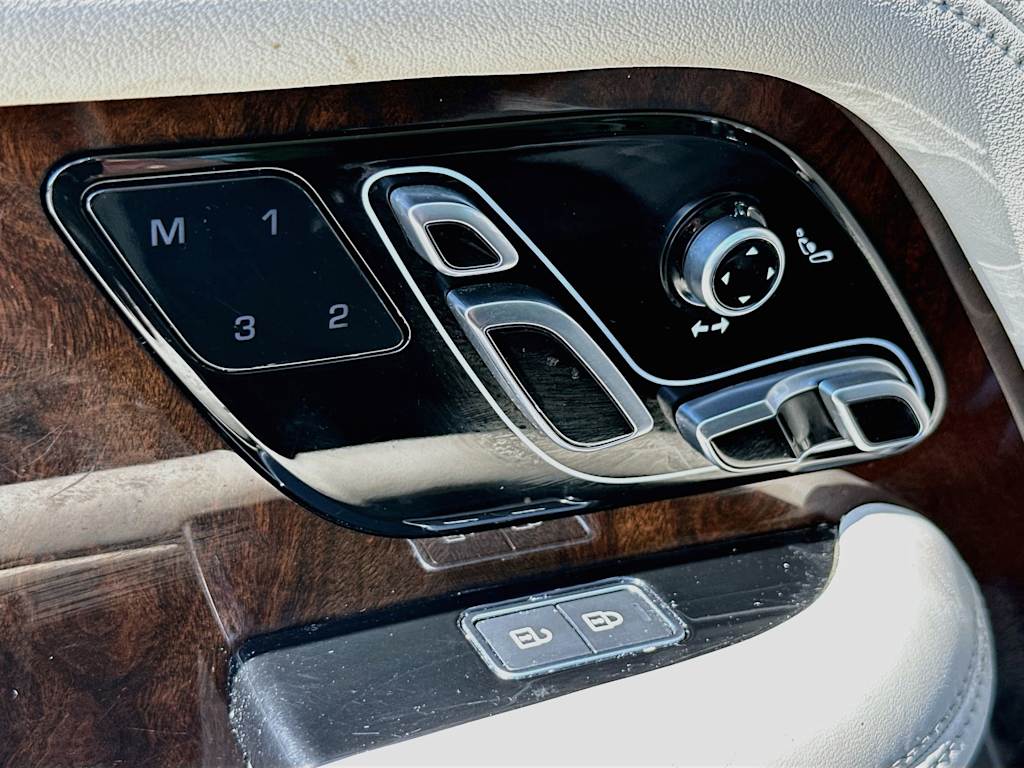 Thumbnail: 2021 Land Rover Range Rover - 27
