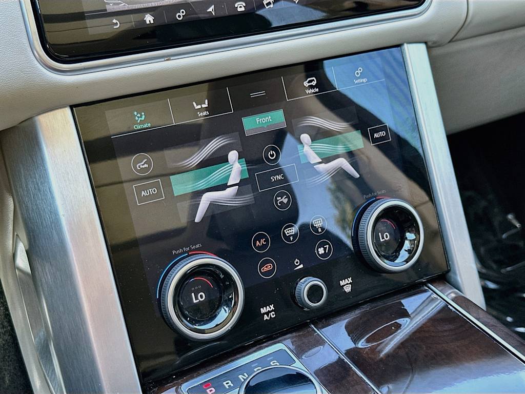 Thumbnail: 2021 Land Rover Range Rover - 26