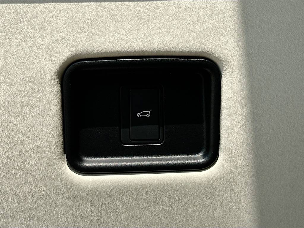 Thumbnail: 2024 Land Rover Range Rover - 15