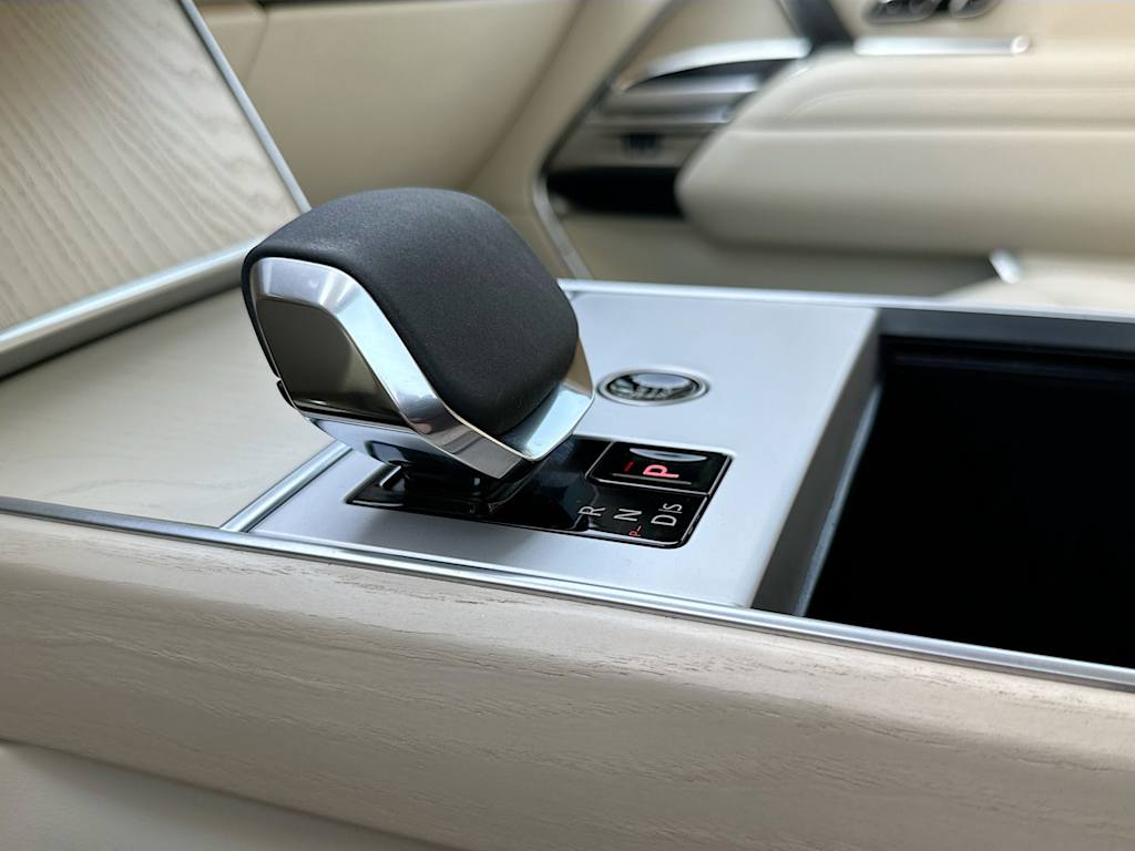 Thumbnail: 2024 Land Rover Range Rover - 16