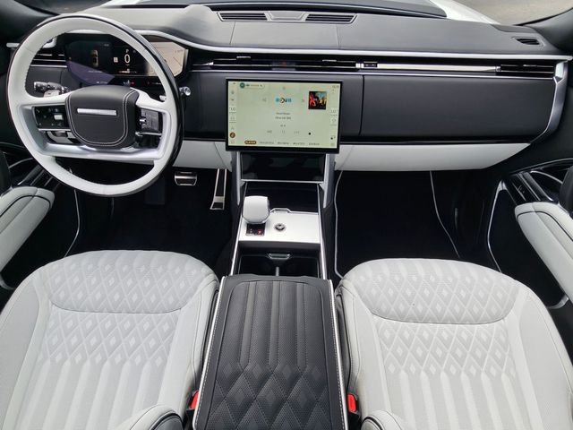 Thumbnail: 2025 Land Rover Range Rover - 10