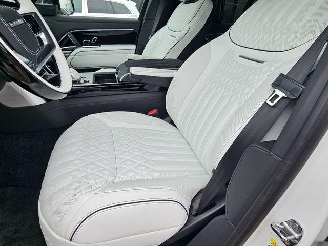 Thumbnail: 2025 Land Rover Range Rover - 11