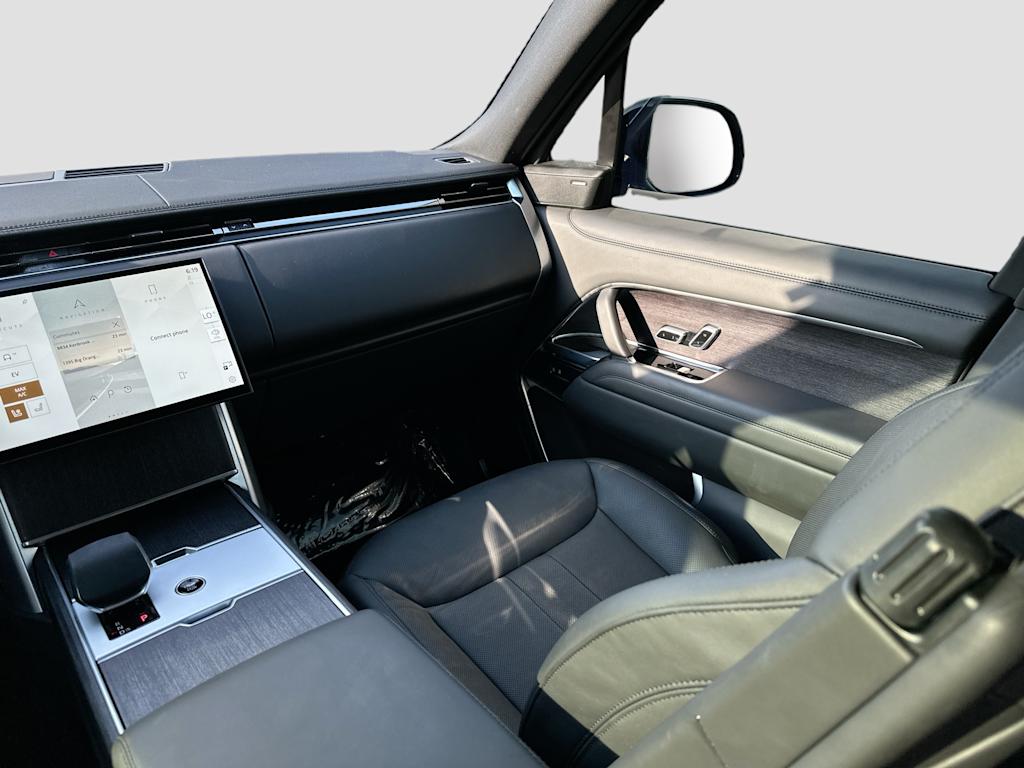 Thumbnail: 2025 Land Rover Range Rover - 31