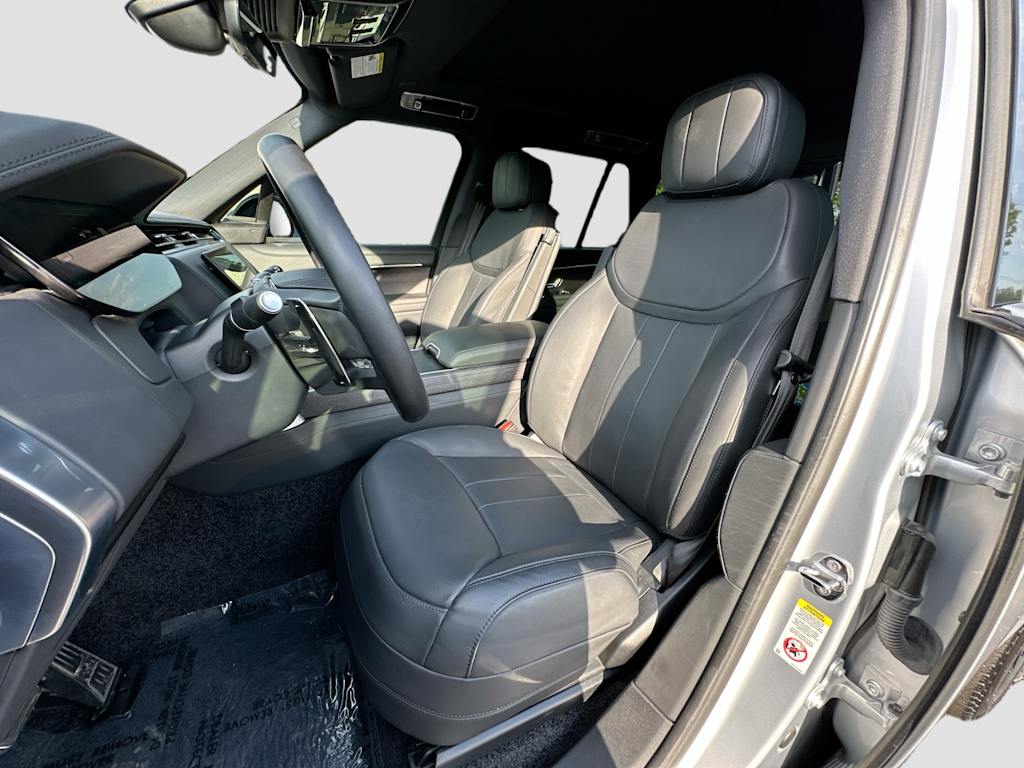 Thumbnail: 2025 Land Rover Range Rover - 10