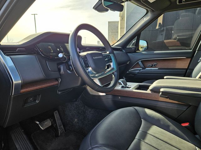 Thumbnail: 2025 Land Rover Range Rover - 2