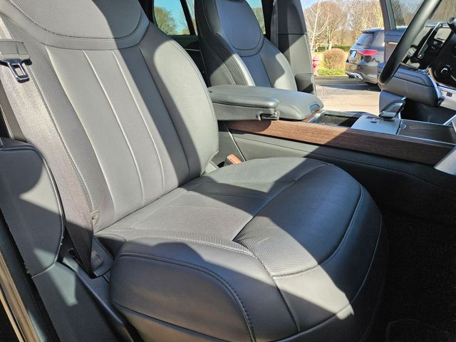 Thumbnail: 2025 Land Rover Range Rover - 10