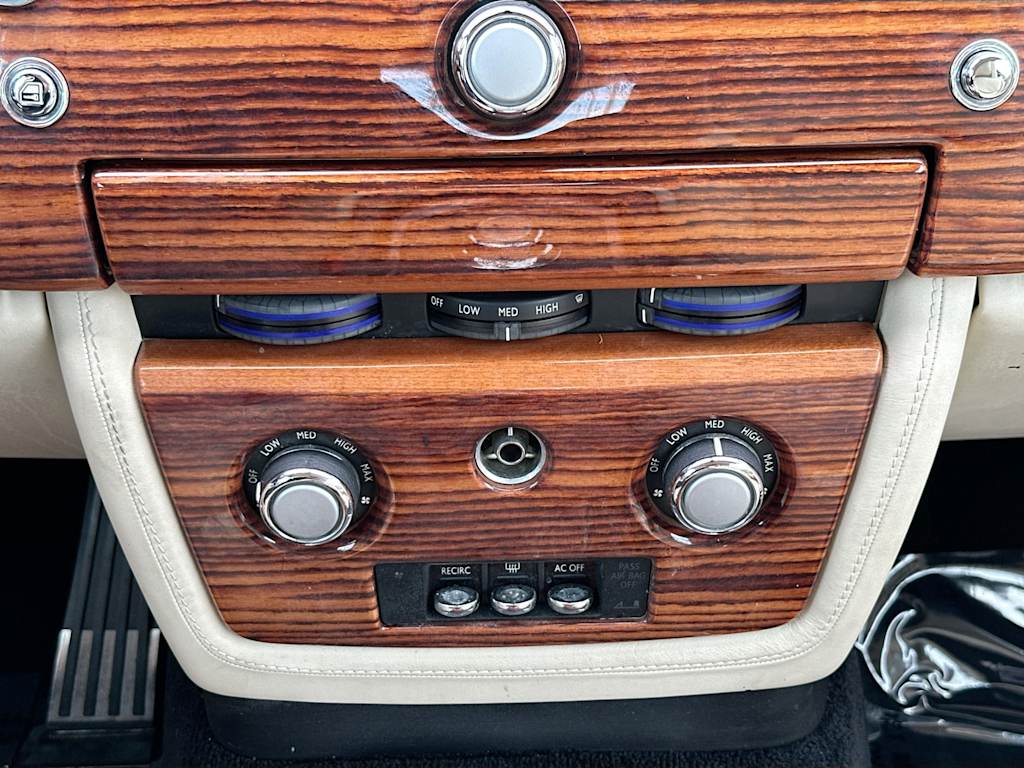 Thumbnail: 2009 Rolls-Royce Phantom - 23