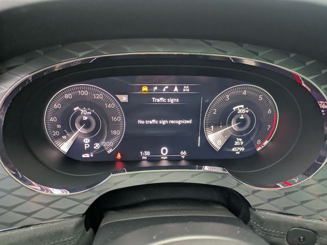 Thumbnail: 2021 Bentley Bentayga - 13