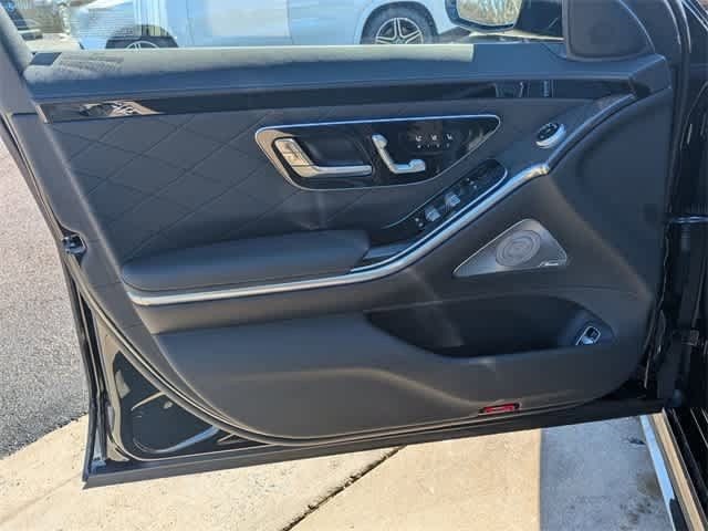 Thumbnail: 2025 Mercedes-Benz S-Class - 18