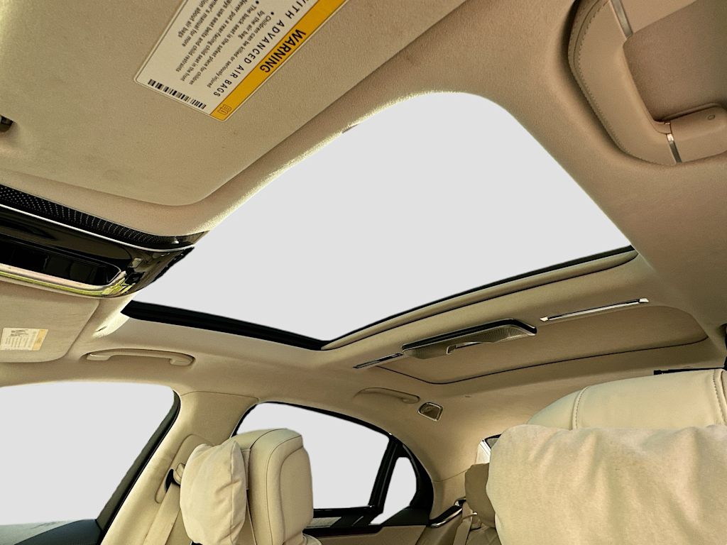 Thumbnail: 2022 Mercedes-Benz S-Class - 30