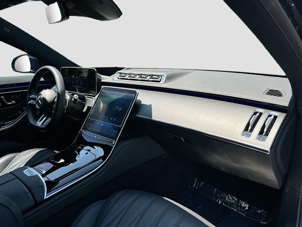 Thumbnail: 2025 Mercedes-Benz S-Class - 32
