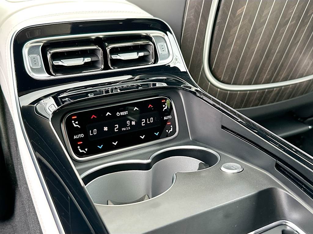 Thumbnail: 2024 Mercedes-Benz S-Class - 30