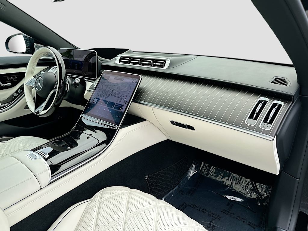 Thumbnail: 2024 Mercedes-Benz S-Class - 12
