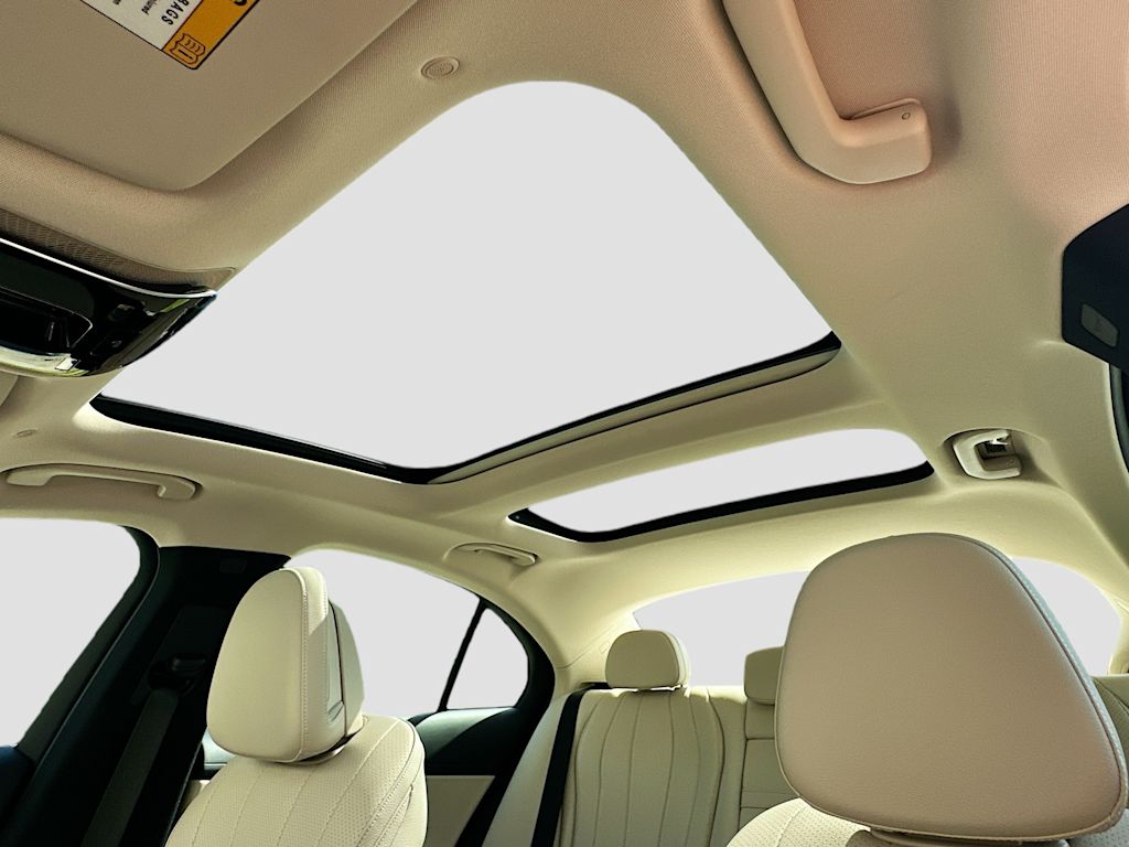 Thumbnail: 2024 Mercedes-Benz E-Class - 30