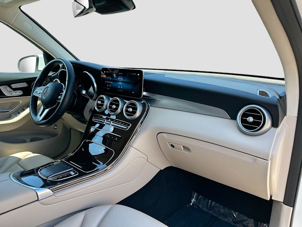 Thumbnail: 2022 Mercedes-Benz GLC - 31