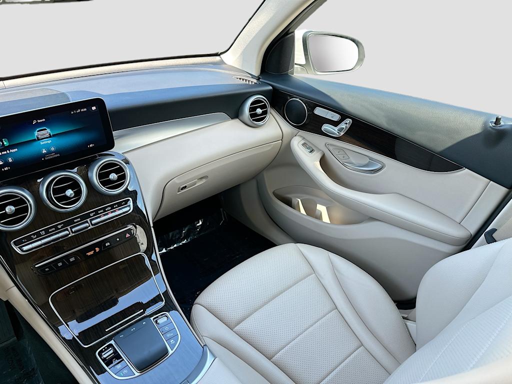 Thumbnail: 2022 Mercedes-Benz GLC - 15