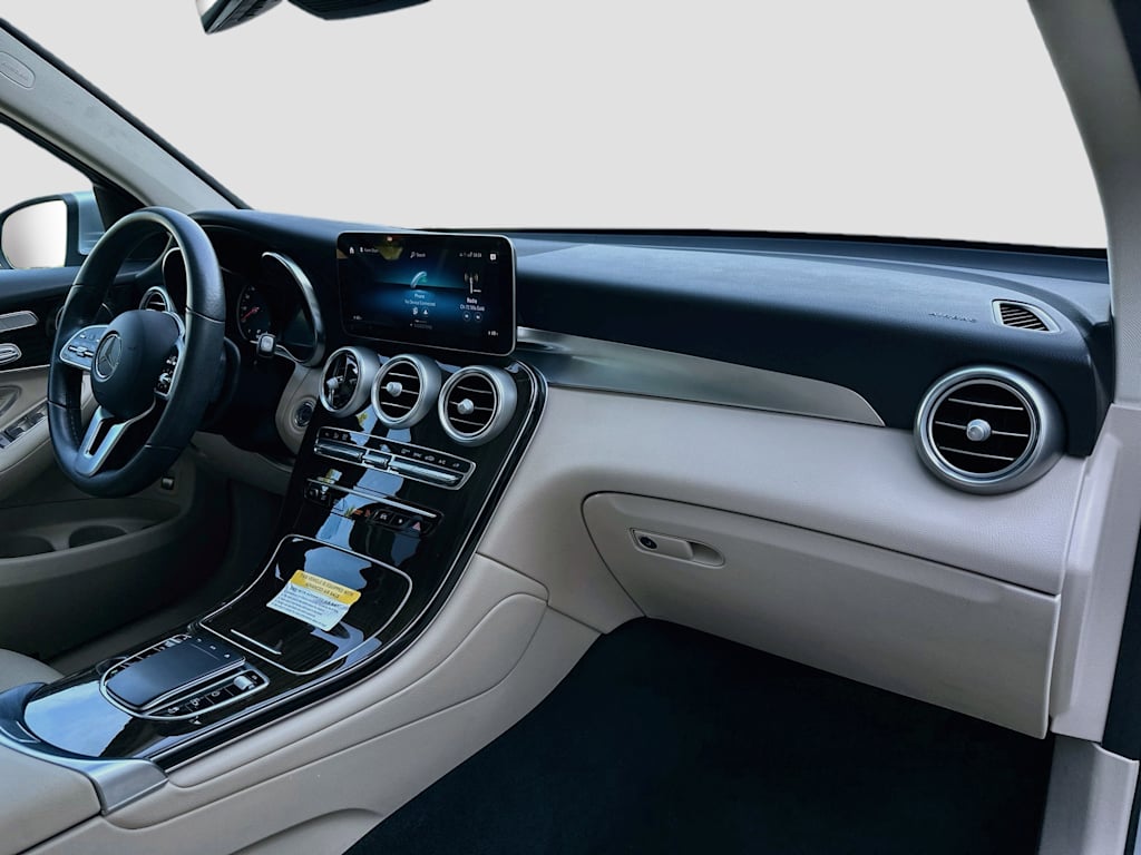 Thumbnail: 2022 Mercedes-Benz GLC - 31