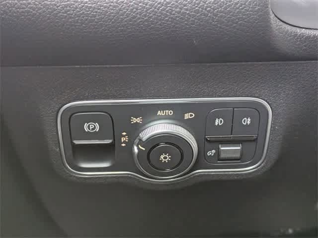 Thumbnail: 2025 Mercedes-Benz GLB - 26