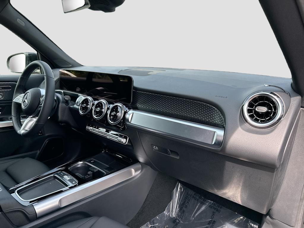 Thumbnail: 2026 Mercedes-Benz GLB - 31