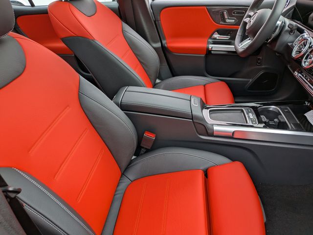 Thumbnail: 2026 Mercedes-Benz GLB - 25