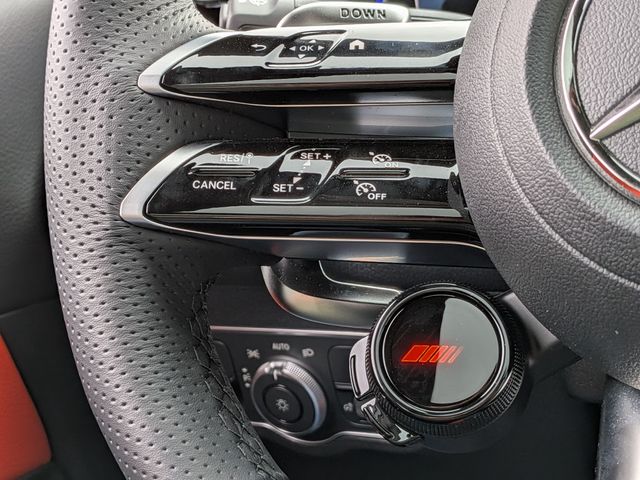 Thumbnail: 2026 Mercedes-Benz GLB - 26