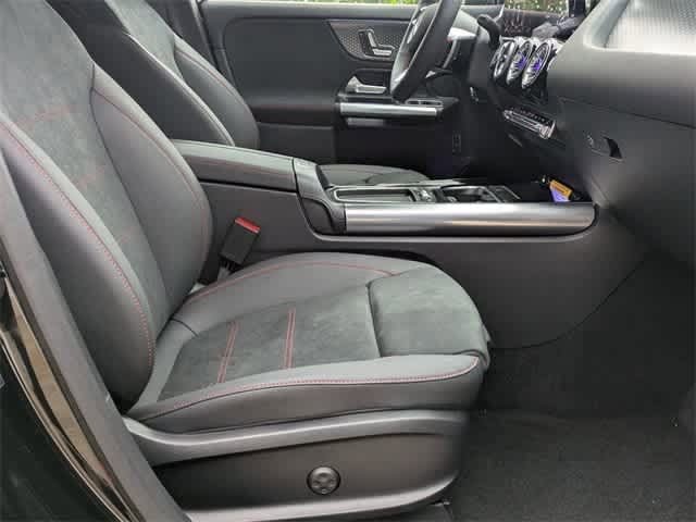 Thumbnail: 2025 Mercedes-Benz GLA - 8