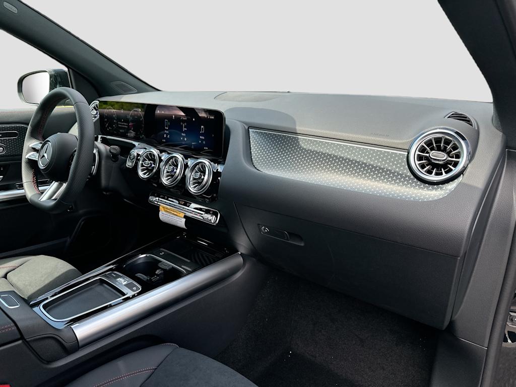Thumbnail: 2026 Mercedes-Benz GLA - 32