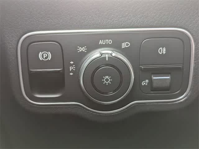 Thumbnail: 2025 Mercedes-Benz GLA - 26