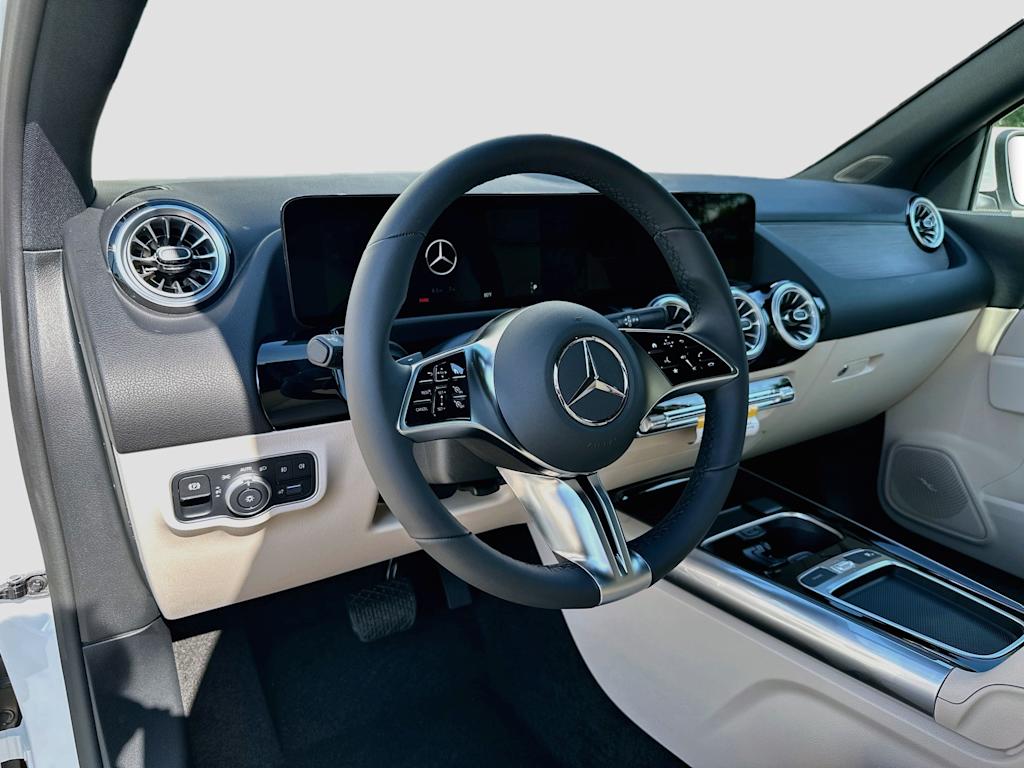 Thumbnail: 2026 Mercedes-Benz GLA - 2