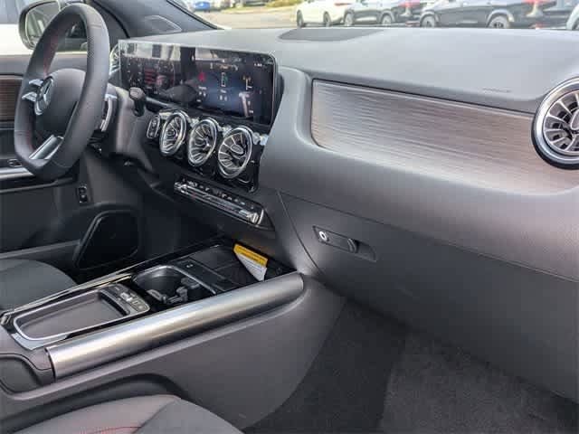 Thumbnail: 2025 Mercedes-Benz GLA - 10