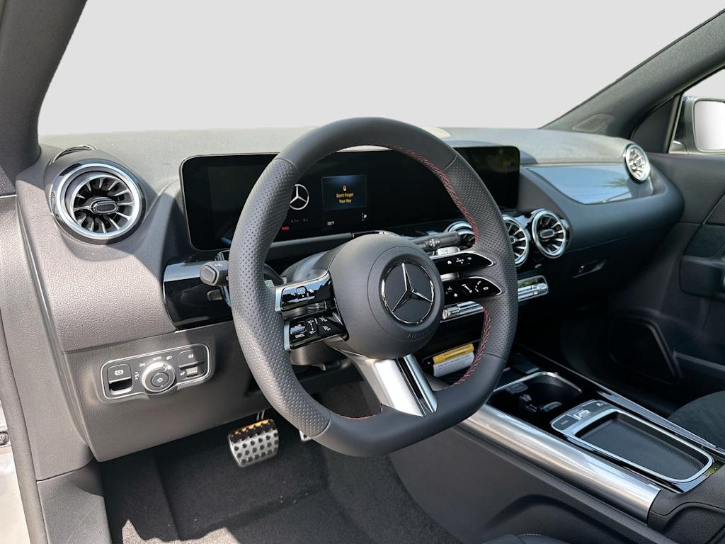 Thumbnail: 2026 Mercedes-Benz GLA - 2