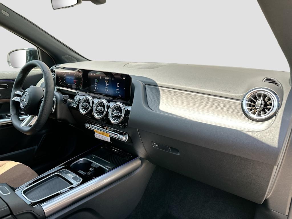 Thumbnail: 2026 Mercedes-Benz GLA - 31