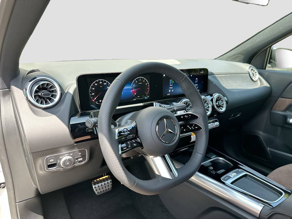 Thumbnail: 2026 Mercedes-Benz GLA - 2