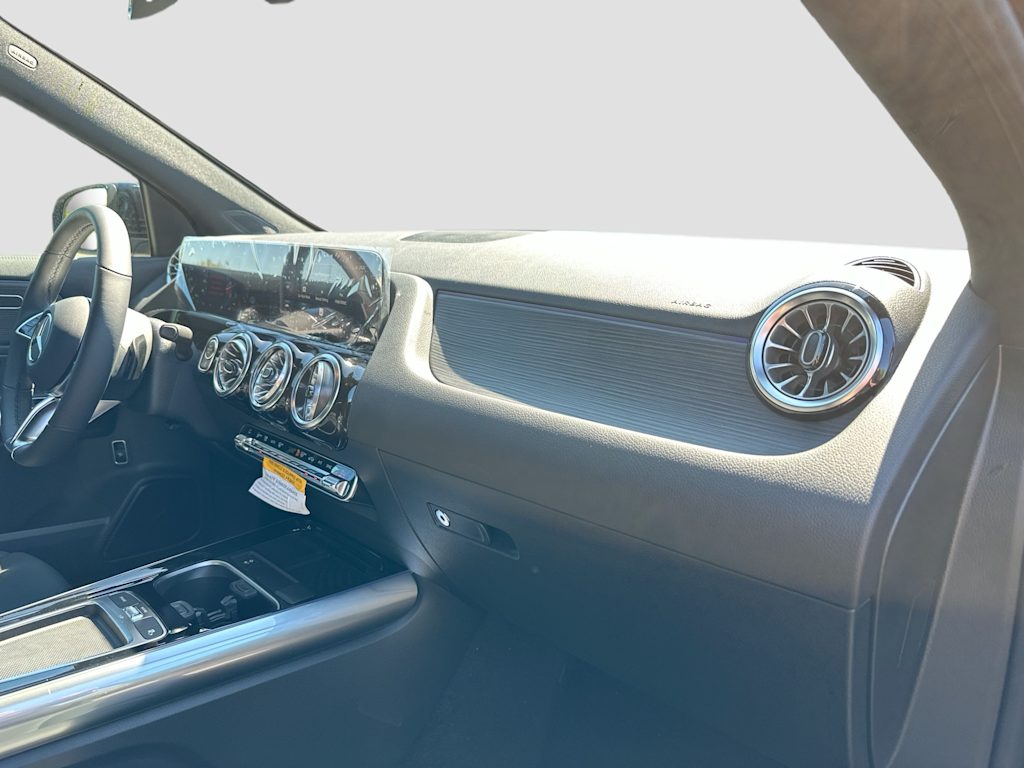 Thumbnail: 2026 Mercedes-Benz GLA - 32