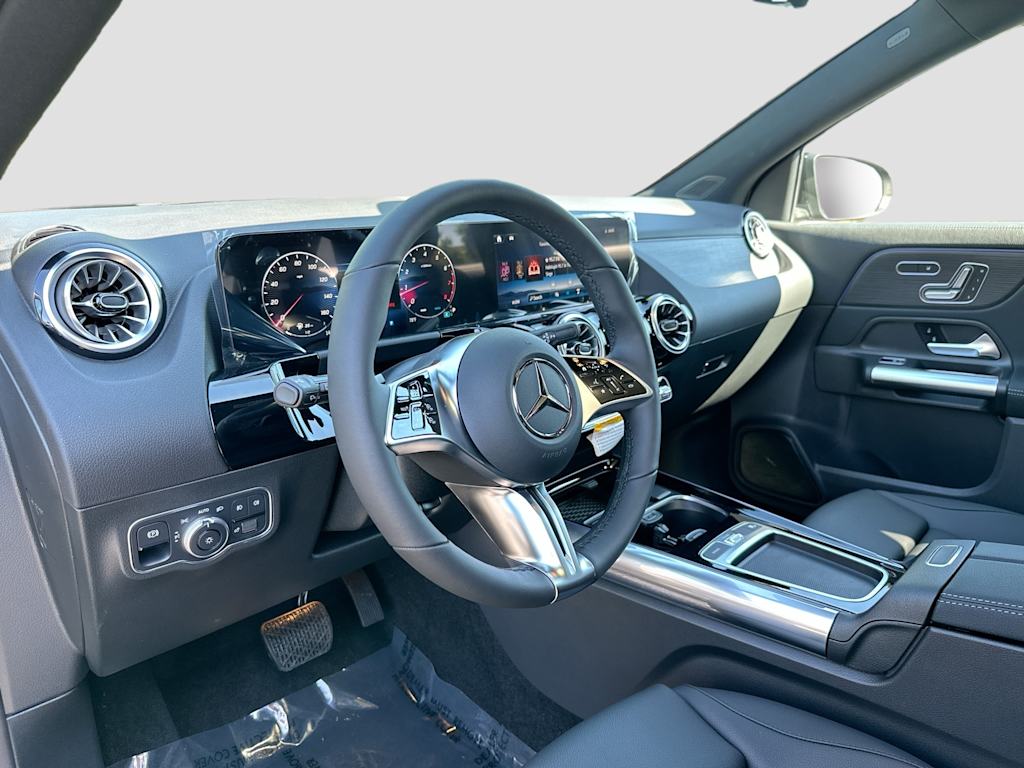 Thumbnail: 2026 Mercedes-Benz GLA - 2