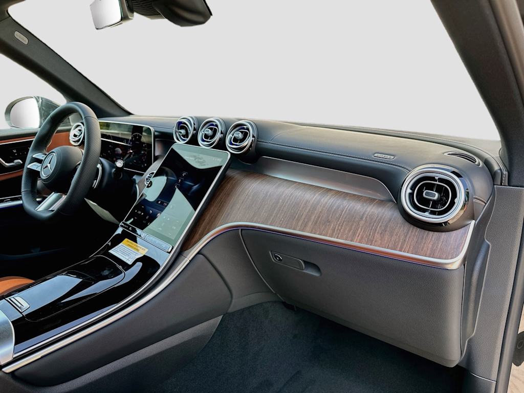 Thumbnail: 2026 Mercedes-Benz GLC - 33