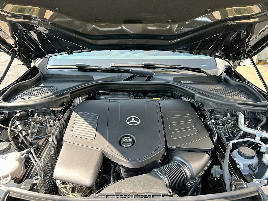 Thumbnail: 2026 Mercedes-Benz GLC - 9