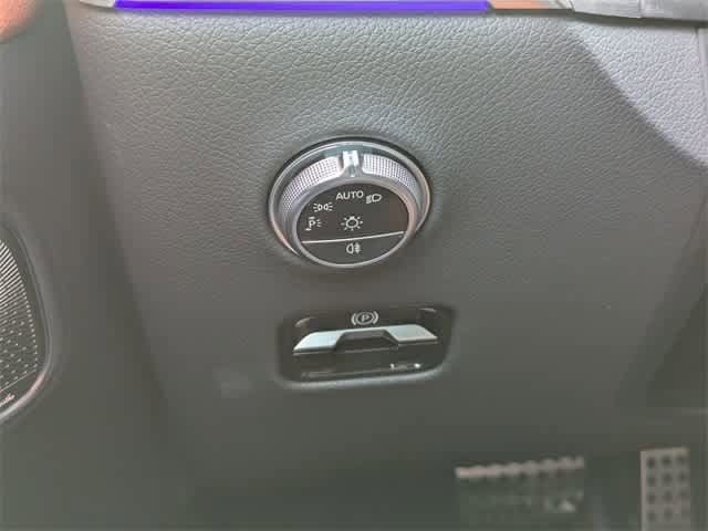 Thumbnail: 2025 Mercedes-Benz GLC - 27