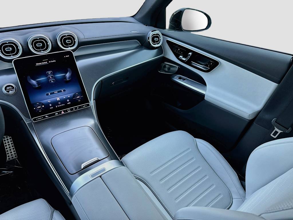Thumbnail: 2025 Mercedes-Benz GLC - 15