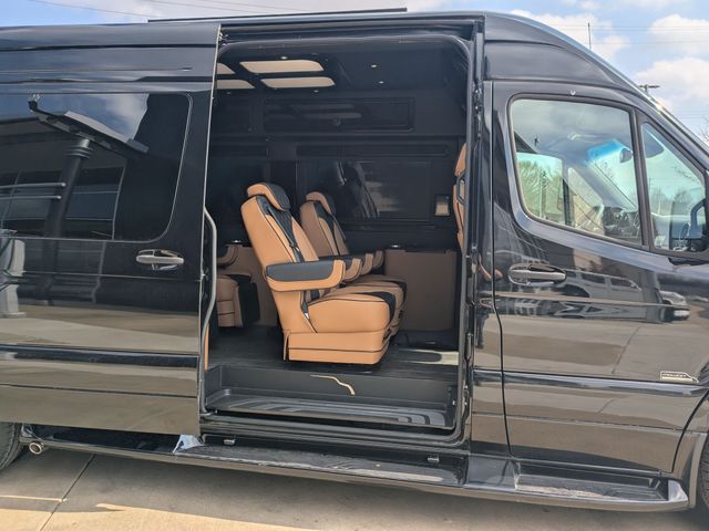 Thumbnail: 2024 Mercedes-Benz Sprinter - 24