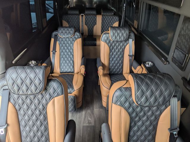 Thumbnail: 2024 Mercedes-Benz Sprinter - 9