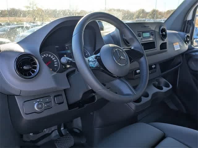 Thumbnail: 2025 Mercedes-Benz Sprinter - 2