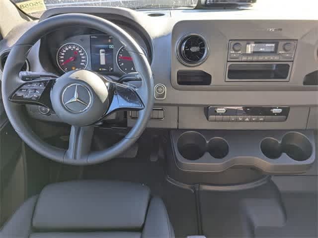 Thumbnail: 2025 Mercedes-Benz Sprinter - 8