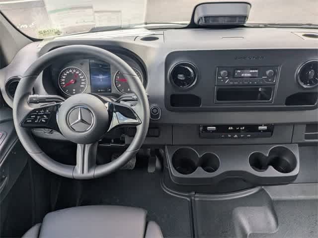 Thumbnail: 2025 Mercedes-Benz Sprinter - 6