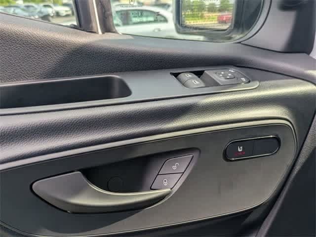 Thumbnail: 2025 Mercedes-Benz Sprinter - 19