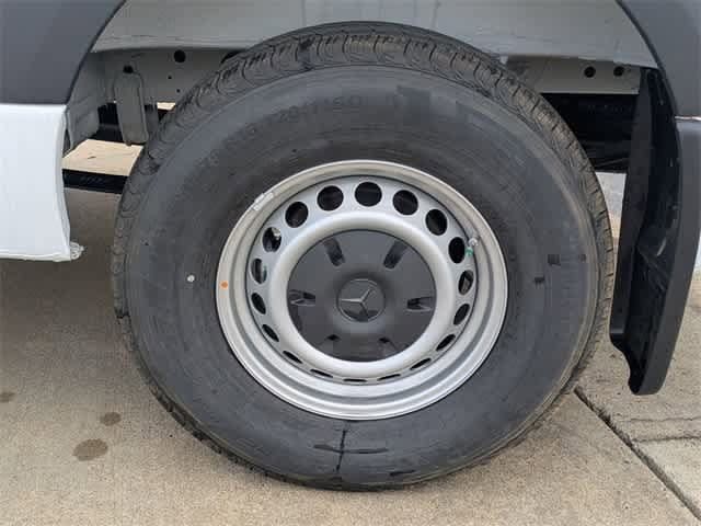 Thumbnail: 2025 Mercedes-Benz Sprinter - 7