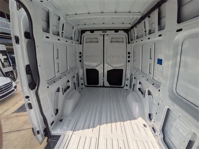 Thumbnail: 2025 Mercedes-Benz Sprinter - 16